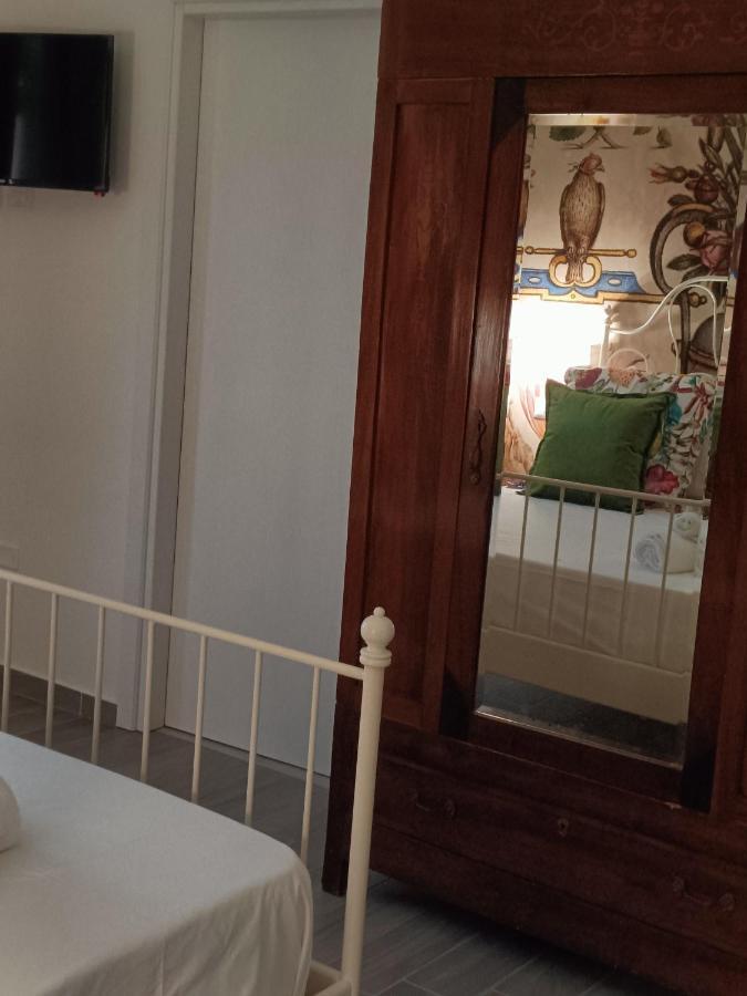 Large Double Room,1298952298:JPEG