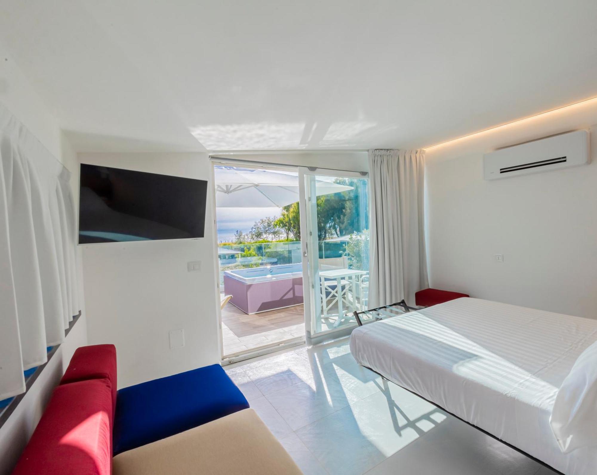 King Suite Jacuzzi Sea View Terrace,1597751352:JPEG